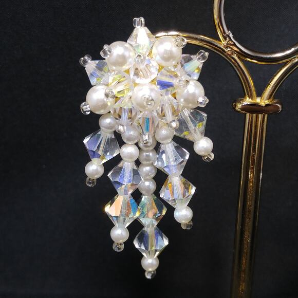 Vintage 1980s AB Crystal & Faux Pearl Dangle Clip On Earrings Gold Tone - Picture 2 of 10